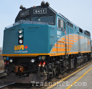 Locomotive VIA6417 left side / coté gauche